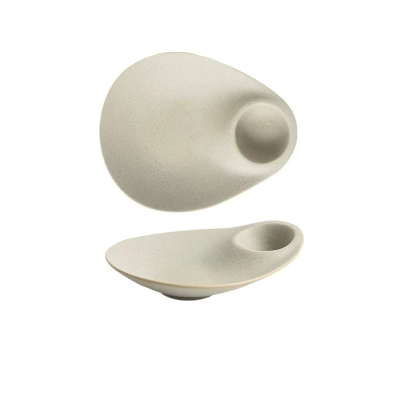 Plato de cerámica para dumplings con compartimento para salsa