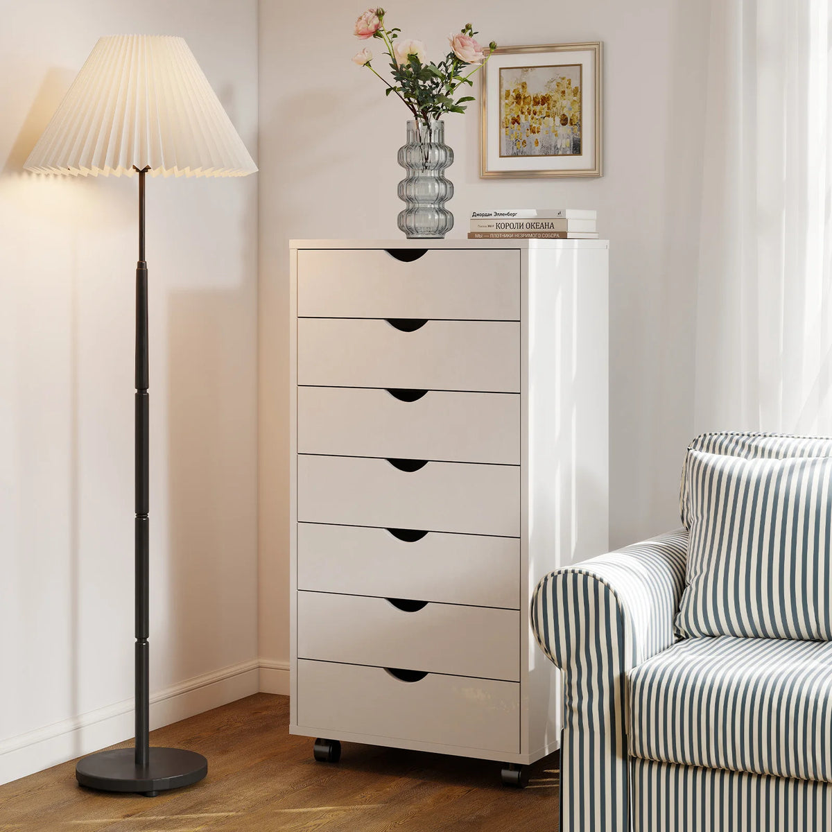 Meuble de rangement en bois à 7 tiroirs